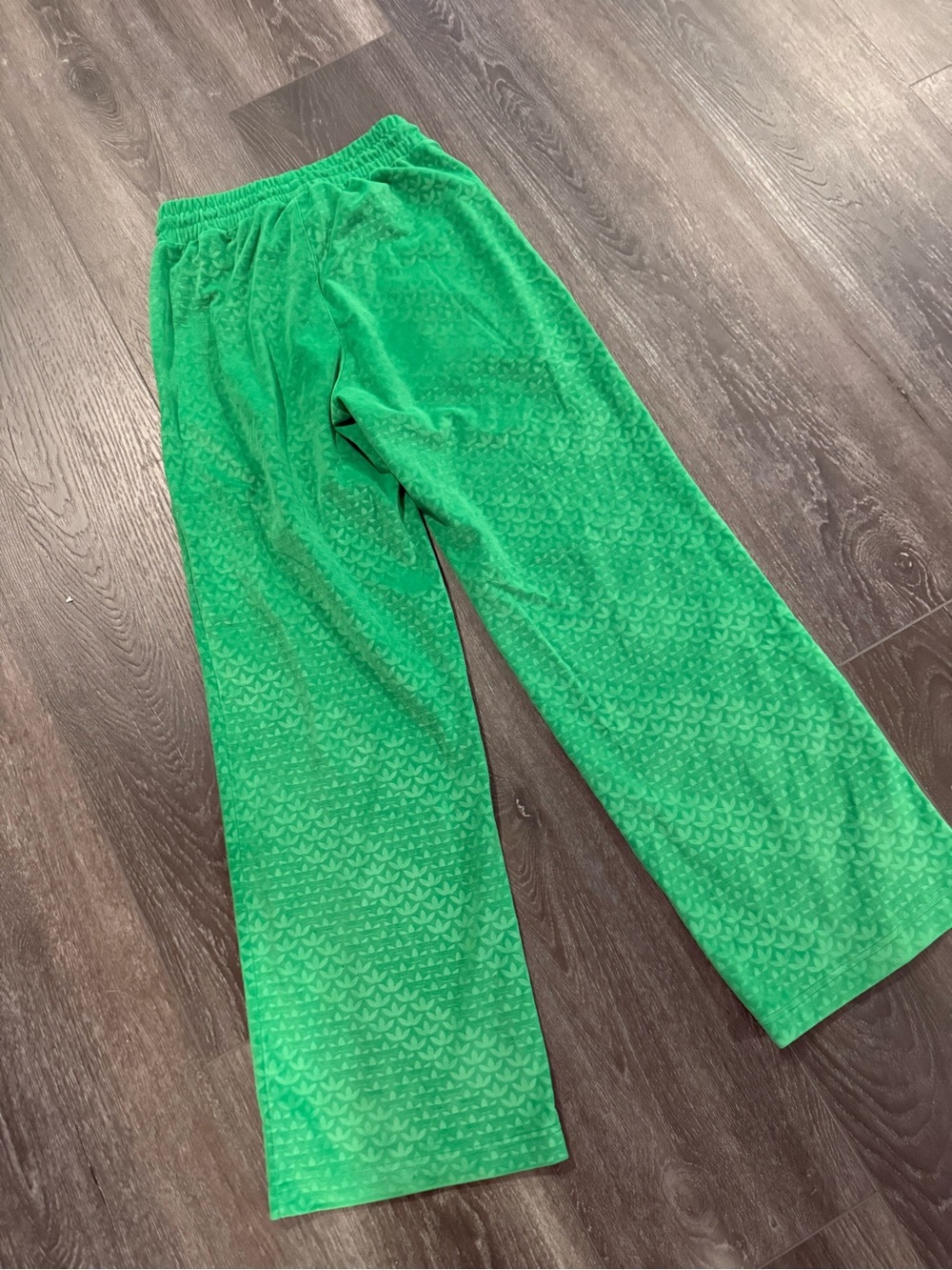 EUC Adidas Originals Women's Heritage Now Velour Monogram Trefoil Track Pant - S - Picture 8 of 16